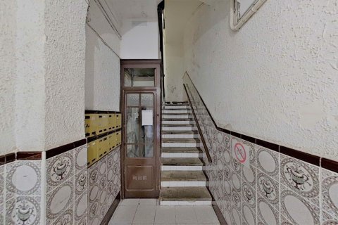 Apartment for sale in Barcelona, Spain 4 bedrooms, 110 sq.m. No. 167202 - photo 25