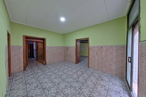 Apartment for sale in Barcelona, Spain 4 bedrooms, 110 sq.m. No. 167202 - photo 18