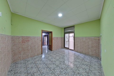 Apartment for sale in Barcelona, Spain 4 bedrooms, 110 sq.m. No. 167202 - photo 19