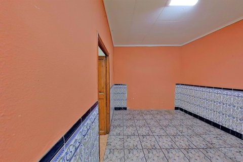 Apartment for sale in Barcelona, Spain 4 bedrooms, 110 sq.m. No. 167202 - photo 6