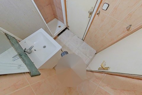Apartment for sale in Barcelona, Spain 4 bedrooms, 110 sq.m. No. 167202 - photo 23