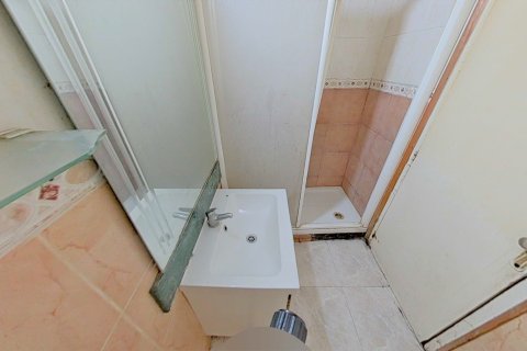 Apartment for sale in Barcelona, Spain 4 bedrooms, 110 sq.m. No. 167202 - photo 24