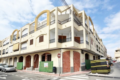 Apartment à vendre à Torrevieja, Alicante, Espagne, 1 chambre, 44 m2 No. 183375 - photo 2