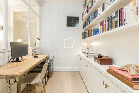 Apartment for sale in Barcelona, Spain 3 bedrooms, 139 sq.m. No. 150531 - photo 30