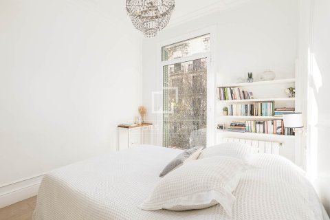 Apartment à vendre à Barcelona, Espagne, 3 chambres, 139 m2 No. 150531 - photo 14