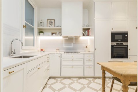 Apartment à vendre à Barcelona, Espagne, 3 chambres, 139 m2 No. 150531 - photo 4