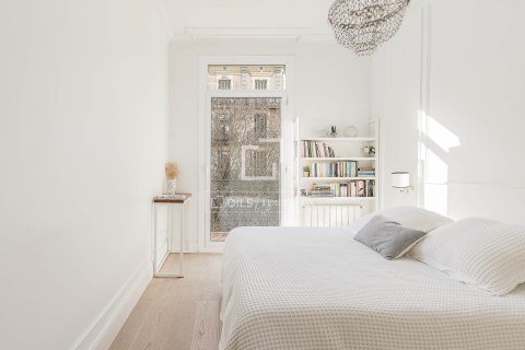 Apartment à vendre à Barcelona, Espagne, 3 chambres, 139 m2 No. 150531 - photo 12