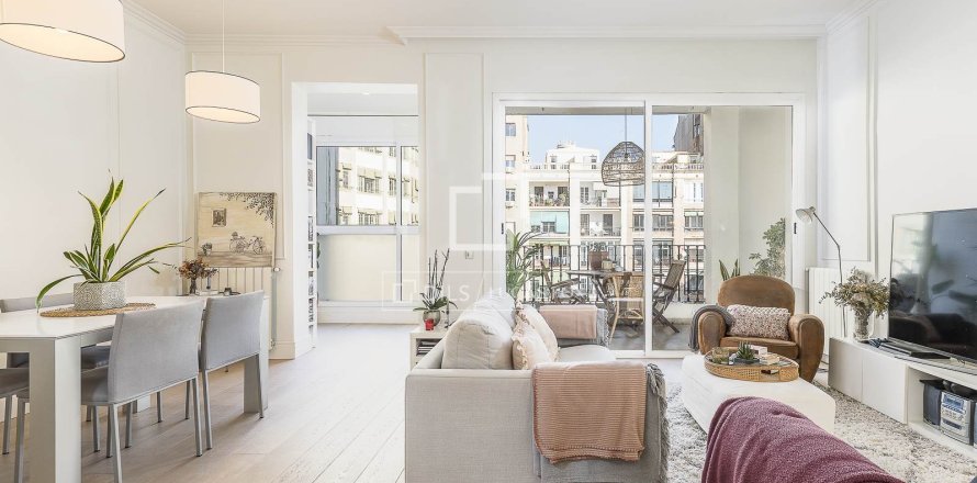 Apartment à Barcelona, Espagne 3 chambres, 139 m2 No. 150531