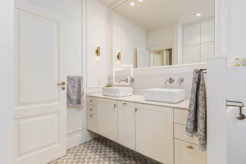 Apartment à vendre à Barcelona, Espagne, 3 chambres, 139 m2 No. 150531 - photo 23