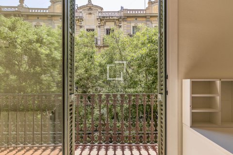 Apartment for sale in Barcelona, Spain 3 bedrooms, 139 sq.m. No. 150531 - photo 29