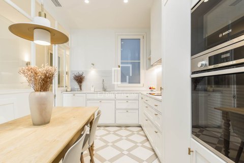 Apartment à vendre à Barcelona, Espagne, 3 chambres, 139 m2 No. 150531 - photo 9