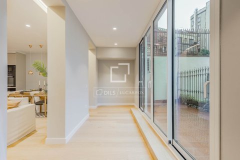 Apartment à vendre à Barcelona, Espagne, 3 chambres, 150 m2 No. 150534 - photo 15