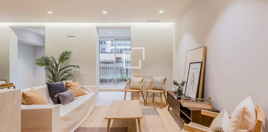 Dzīvoklis Barcelona, Spānijā 3 istabas, 150 m2 Nr. 150534