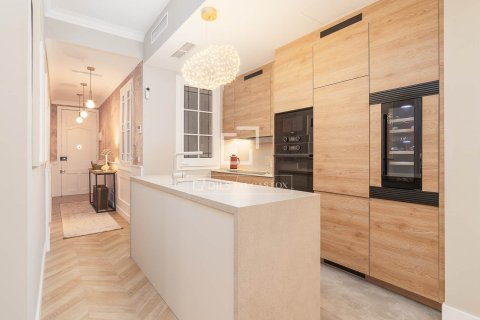 Apartment à vendre à Barcelona, Espagne, 3 chambres, 94 m2 No. 150533 - photo 9