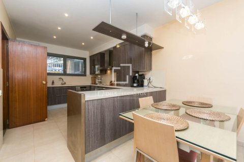 Villa for sale in Gava, Barcelona, Spain 5 bedrooms, 243 sq.m. No. 150536 - photo 17