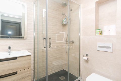 Villa for sale in Gava, Barcelona, Spain 5 bedrooms, 243 sq.m. No. 150536 - photo 24