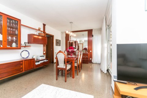 Villa for sale in Gava, Barcelona, Spain 5 bedrooms, 243 sq.m. No. 150536 - photo 7