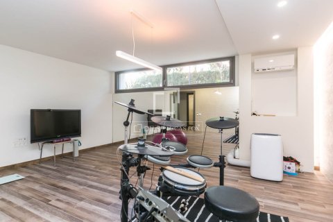 Villa for sale in Gava, Barcelona, Spain 5 bedrooms, 243 sq.m. No. 150536 - photo 21