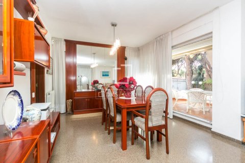 Villa for sale in Gava, Barcelona, Spain 5 bedrooms, 243 sq.m. No. 150536 - photo 4