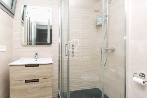 Villa for sale in Gava, Barcelona, Spain 5 bedrooms, 243 sq.m. No. 150536 - photo 25