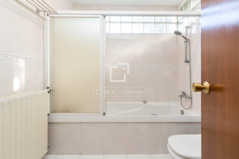 Villa for sale in Gava, Barcelona, Spain 5 bedrooms, 243 sq.m. No. 150536 - photo 26