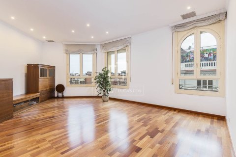 Dzīvoklis pārdošanā Barcelona, Spānijā 5 istabas, 131 m2 Nr. 150535 - attēls 2