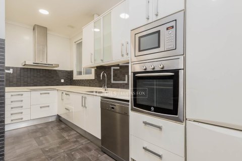 Dzīvoklis pārdošanā Barcelona, Spānijā 5 istabas, 131 m2 Nr. 150535 - attēls 8