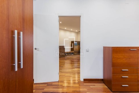 Dzīvoklis pārdošanā Barcelona, Spānijā 5 istabas, 131 m2 Nr. 150535 - attēls 16