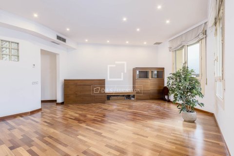 Dzīvoklis pārdošanā Barcelona, Spānijā 5 istabas, 131 m2 Nr. 150535 - attēls 5