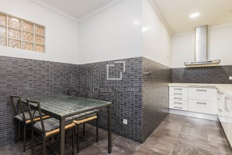 Dzīvoklis pārdošanā Barcelona, Spānijā 5 istabas, 131 m2 Nr. 150535 - attēls 11