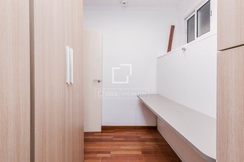 Dzīvoklis pārdošanā Barcelona, Spānijā 5 istabas, 131 m2 Nr. 150535 - attēls 29
