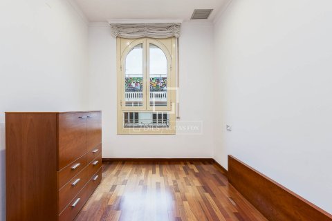 Dzīvoklis pārdošanā Barcelona, Spānijā 5 istabas, 131 m2 Nr. 150535 - attēls 15