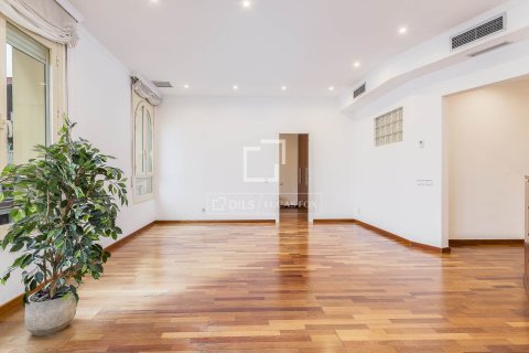 Dzīvoklis pārdošanā Barcelona, Spānijā 5 istabas, 131 m2 Nr. 150535 - attēls 4