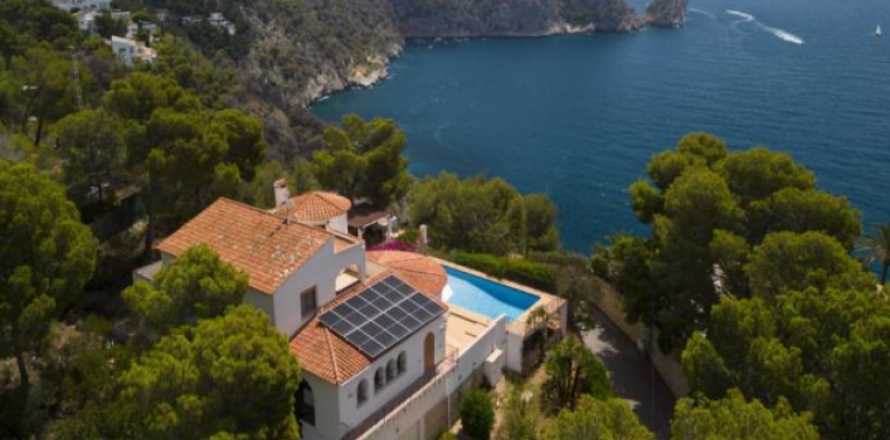 Villa in Javea, Alicante, Spain 4 bedrooms, 316 sq.m. No. 180783