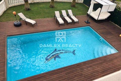 Villa à vendre à Lloret de Mar, Girona, Espagne, 4 chambres, 330 m2 No. 177120 - photo 3