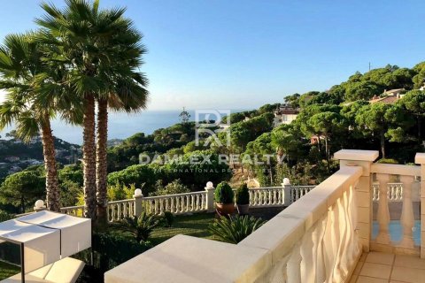 Villa à vendre à Lloret de Mar, Girona, Espagne, 4 chambres, 330 m2 No. 177120 - photo 4