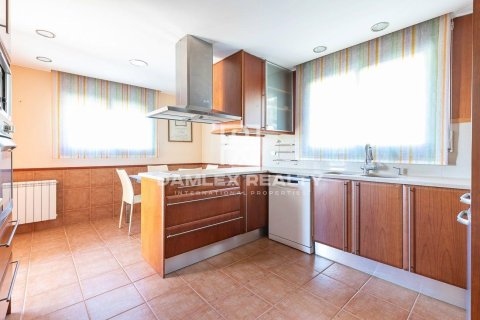 House à vendre à Lloret de Mar, Girona, Espagne, 5 chambres, 365 m2 No. 177121 - photo 9