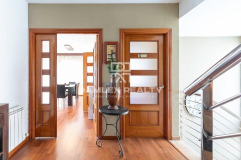 House à vendre à Lloret de Mar, Girona, Espagne, 5 chambres, 365 m2 No. 177121 - photo 3