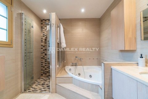 Villa for sale in S'Agaro, Girona, Spain 4 bedrooms, 215 sq.m. No. 177119 - photo 25