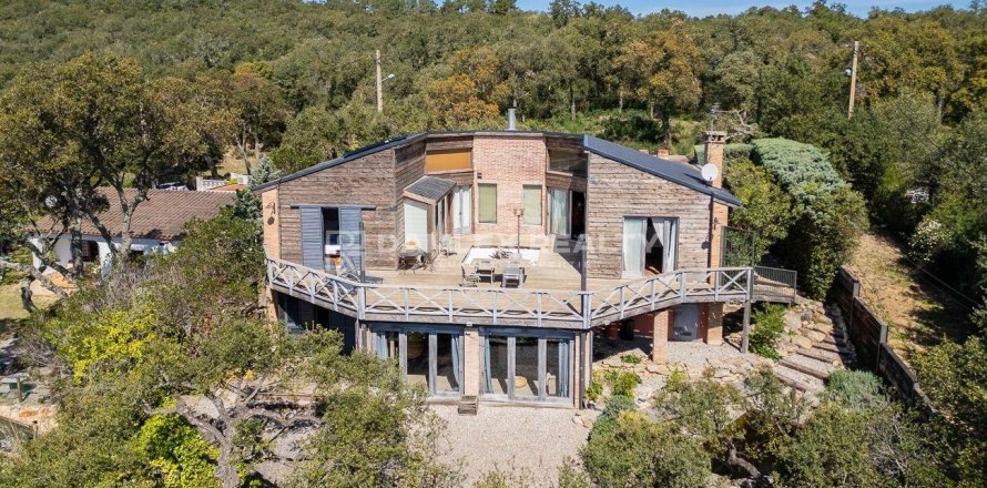 House à Santa Cristina d'Aro, Girona, Espagne 4 chambres, 219 m2 No. 177118