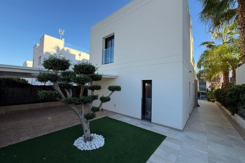 Villa à vendre à Ciudad Quesada, Alicante, Espagne, 3 chambres, 125 m2 No. 165753 - photo 15