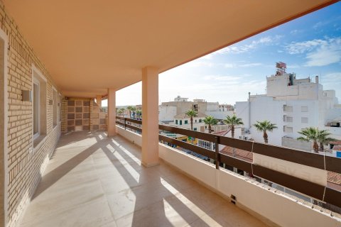 Apartment for sale in Torrevieja, Alicante, Spain 3 bedrooms, 102 sq.m. No. 165755 - photo 2