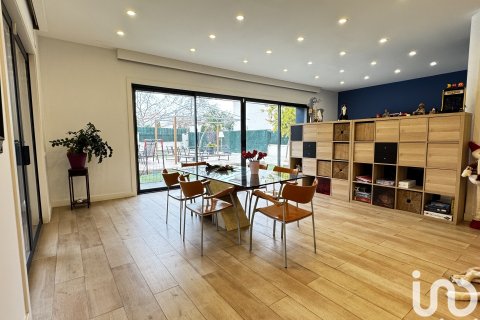 House in Cubelles, Barcelona, Spain 10 bedrooms, 886 sq.m. No. 153628