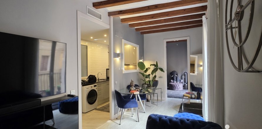 Квартира в Барселона, Испания 1 спальня, 60м2 №153630