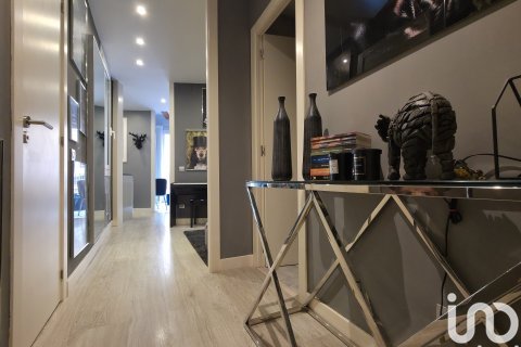 Продажа квартиры в Барселона, Испания 1 спальня, 60м2 №153630 - фото 2