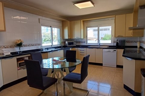 Dom w Cartagena, Murcia, Hiszpania 5 sypialni, 521 mkw. nr 153627 – zdjęcie 14