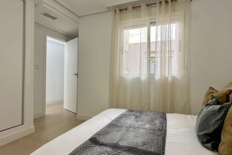 Apartament w Torrevieja, Alicante, Hiszpania 3 sypialnie, 90 mkw. nr 152113 – zdjęcie 30