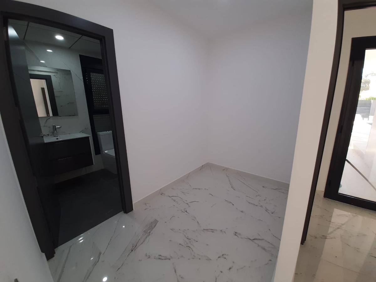 Villa in Alicante, Spain 4 bedrooms, 235 sq.m. No. 112941