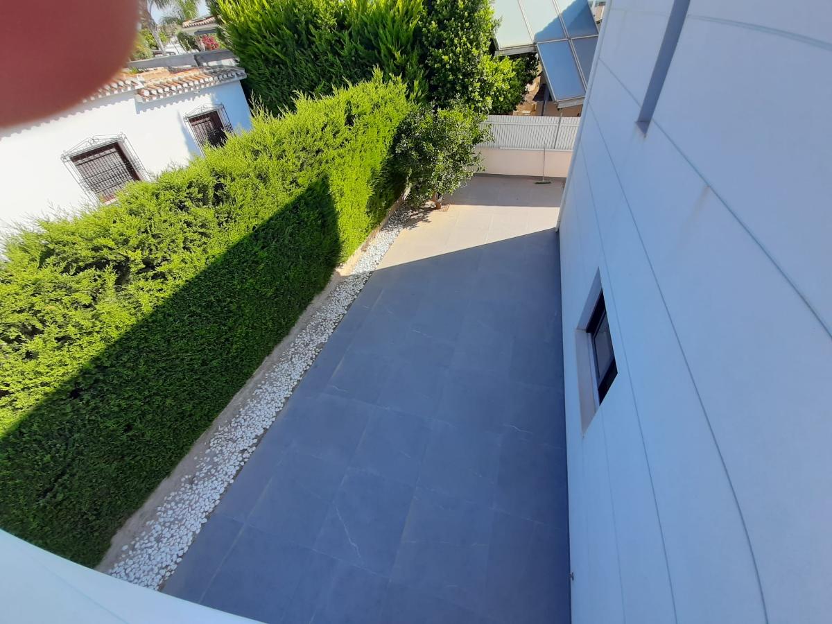 Villa in Alicante, Spain 4 bedrooms, 235 sq.m. No. 112941