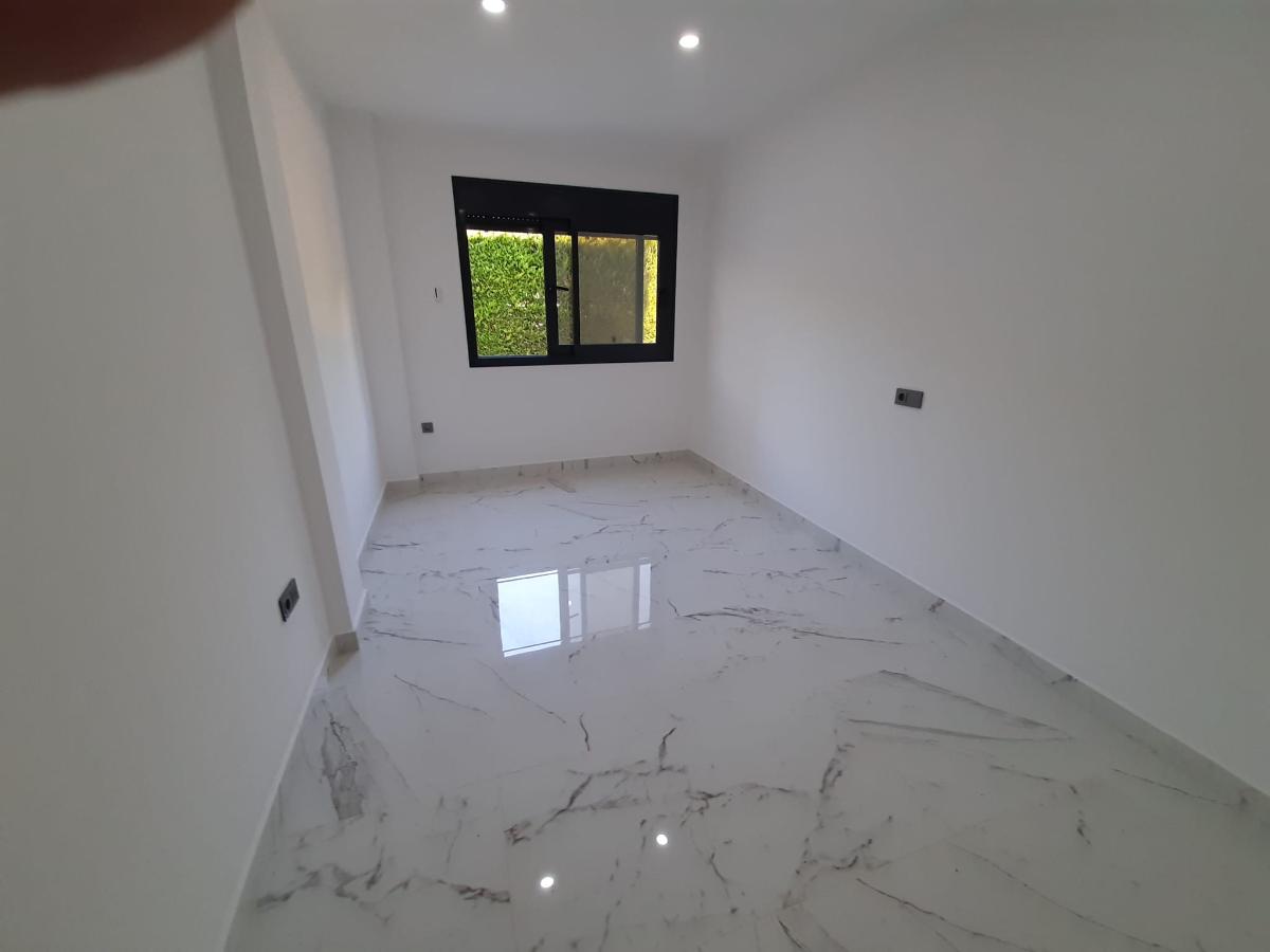Villa in Alicante, Spain 4 bedrooms, 235 sq.m. No. 112941